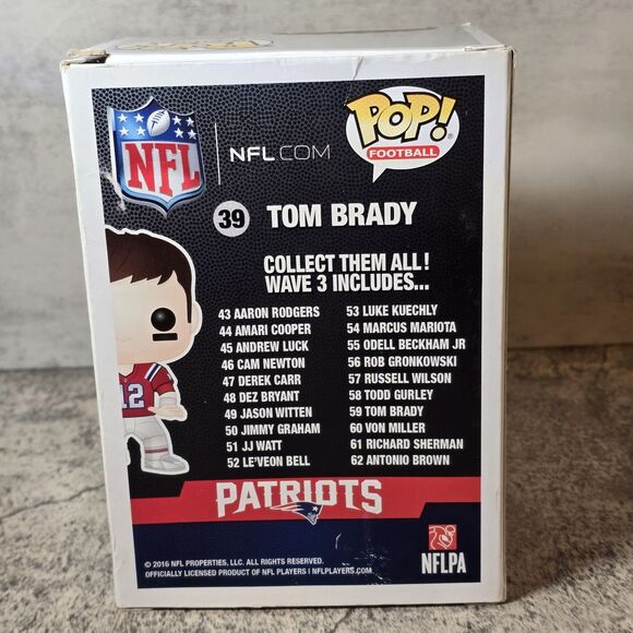 Funko Pop NFL New England Patriots #39 Toys R US Exclusive Tom Brady Chase - Picture 4 of 8